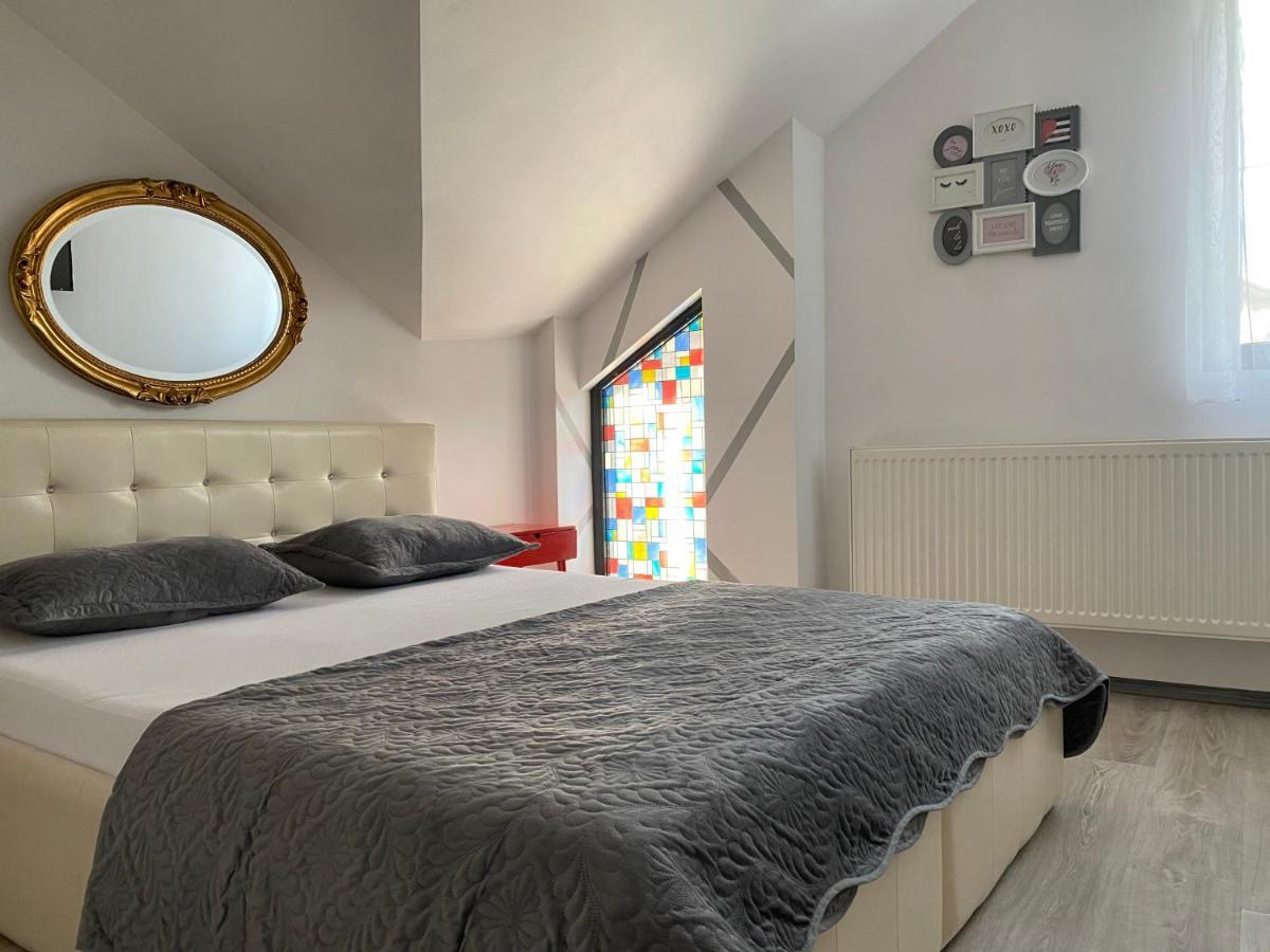 The Vintage - Wonderful Apartment In Best Location Craiova Exteriér fotografie