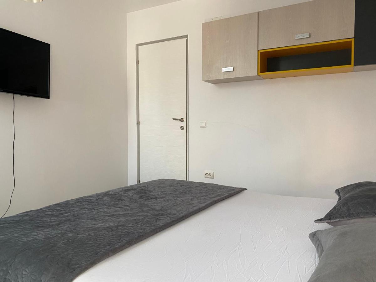 The Vintage - Wonderful Apartment In Best Location Craiova Exteriér fotografie