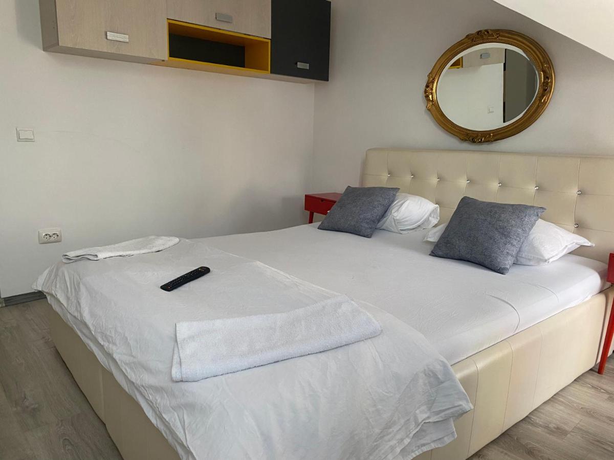 The Vintage - Wonderful Apartment In Best Location Craiova Exteriér fotografie