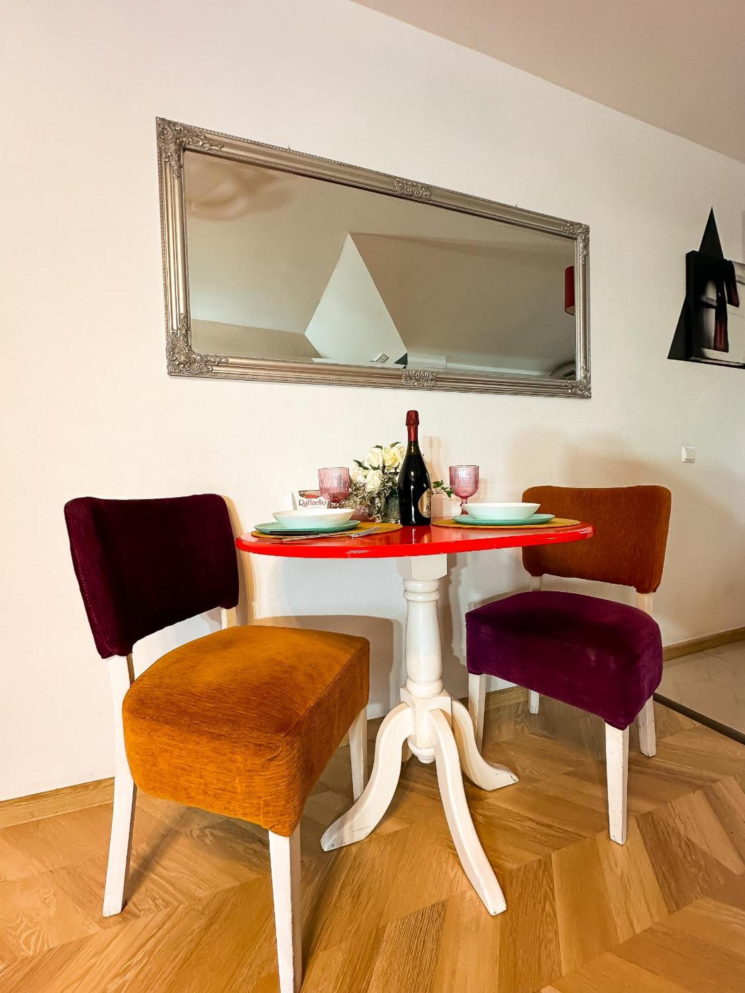 The Vintage - Wonderful Apartment In Best Location Craiova Exteriér fotografie