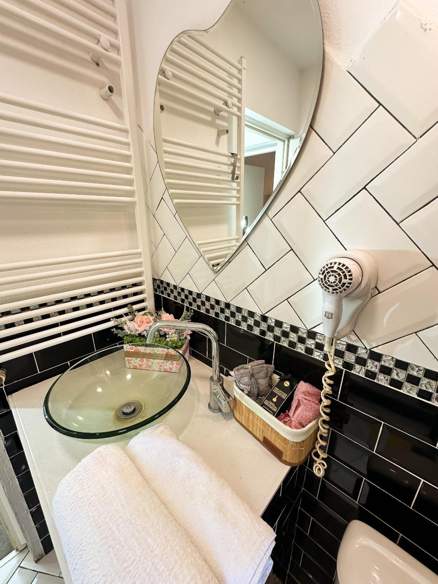 The Vintage - Wonderful Apartment In Best Location Craiova Exteriér fotografie